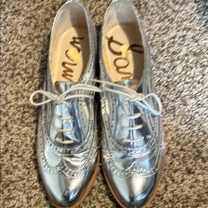 Sam Edelman size 10 wingtip silver lace up shoes